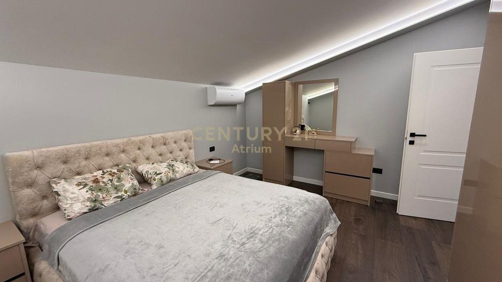 AFFITTASI VILLA SU 3 PIANI ALLE VILLE AMERICANE! 5.000 € /Mese