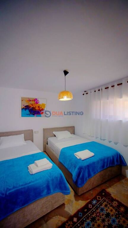 Casa caratteristica su 2 piani in vendita, all'interno del Complesso Zoe Hora!