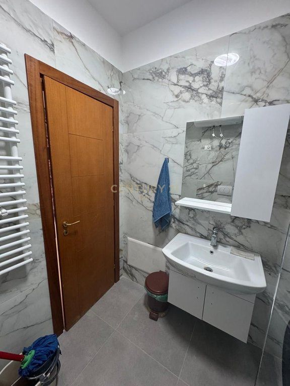 Jepet me Qira Apartament 2+1 me Pamje Deti në Plazh, Durrës !