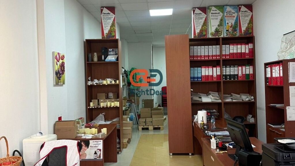 Occasione!!! Negozio in Vendita con Vista Super, Vicino alla Scuola Rossa!!!