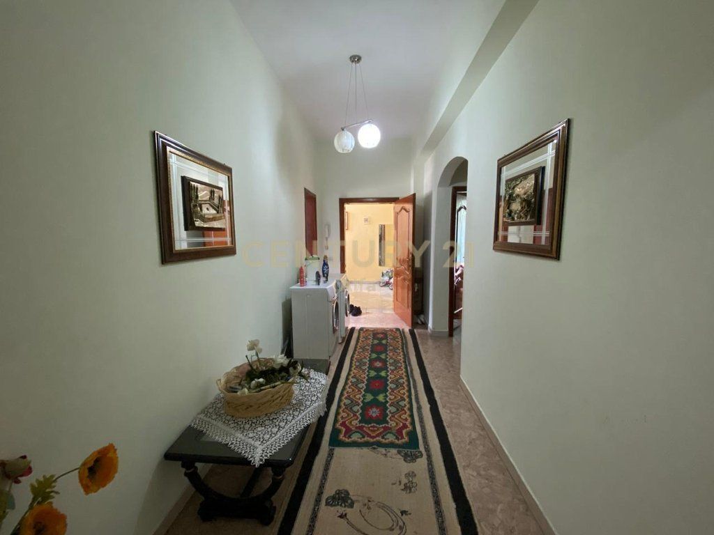 3-Storey Villa for sale in the Oxhak area