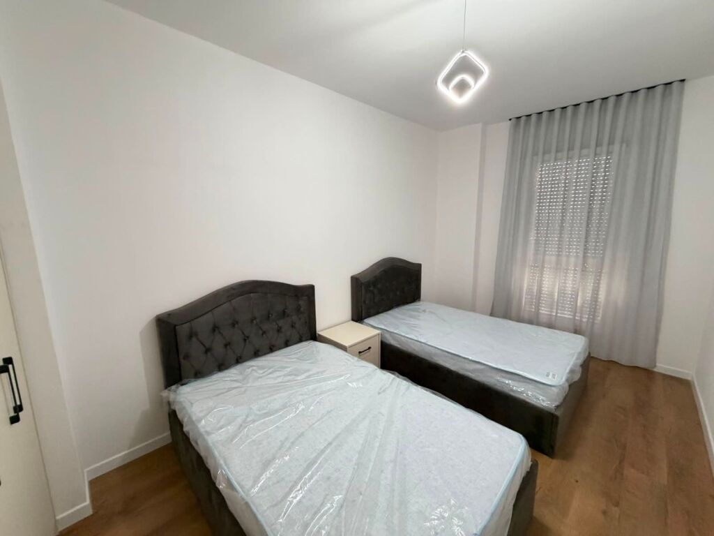 Apartament me qera 2+1+2 Tek 5 maj