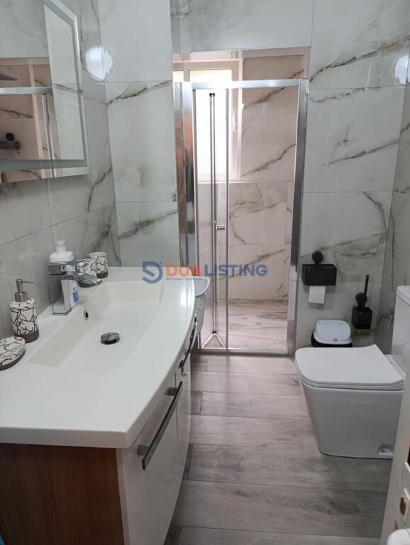 Ofrojme me qira Apartament komod 2+1 ne Kombinat!