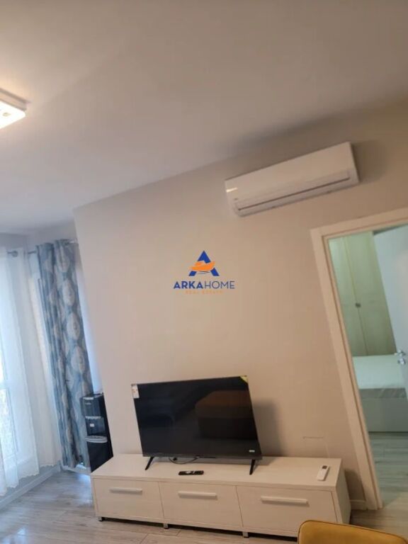 JEPET APARTAMENT ME QERA 1+1+BALLKON "KOMUNA E PARISIT" 730 EURO