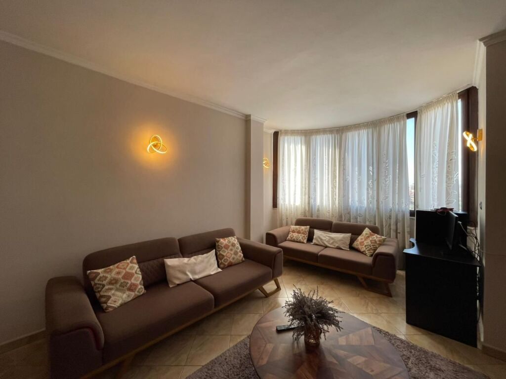 Shitet Apartament 2+1+2 tek Rr. Elbasanit