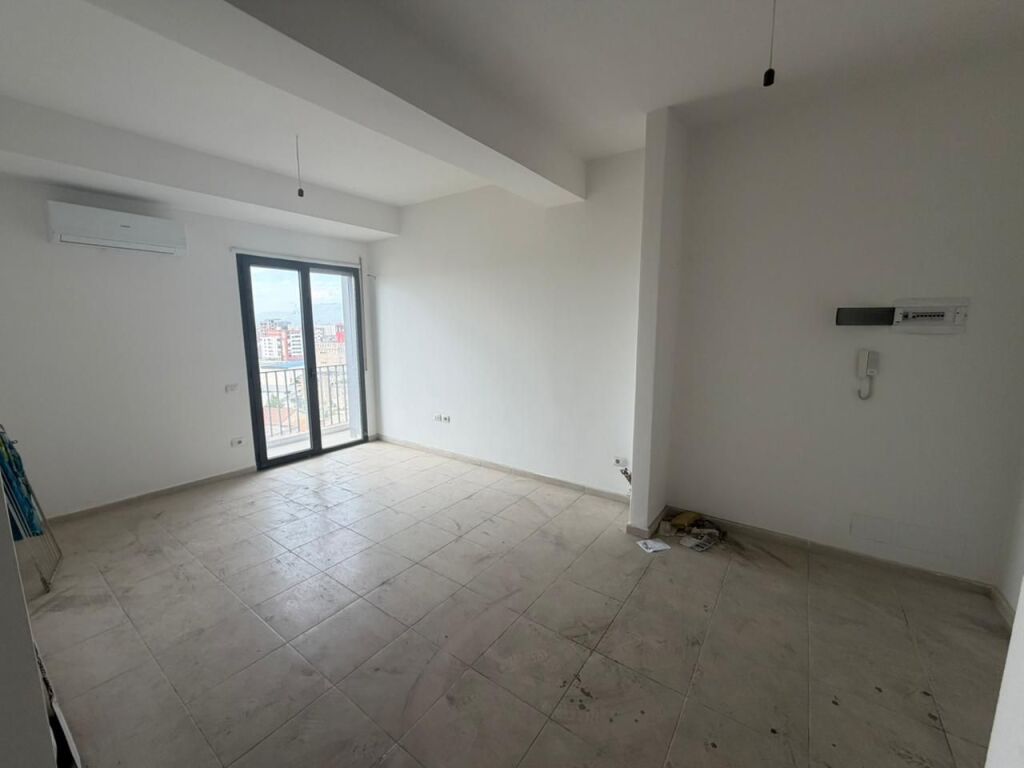 🏢 Apartment 1+1 for rent 📍 Opposite the American Hospital 3💰 Price: 40,000 Lek/month