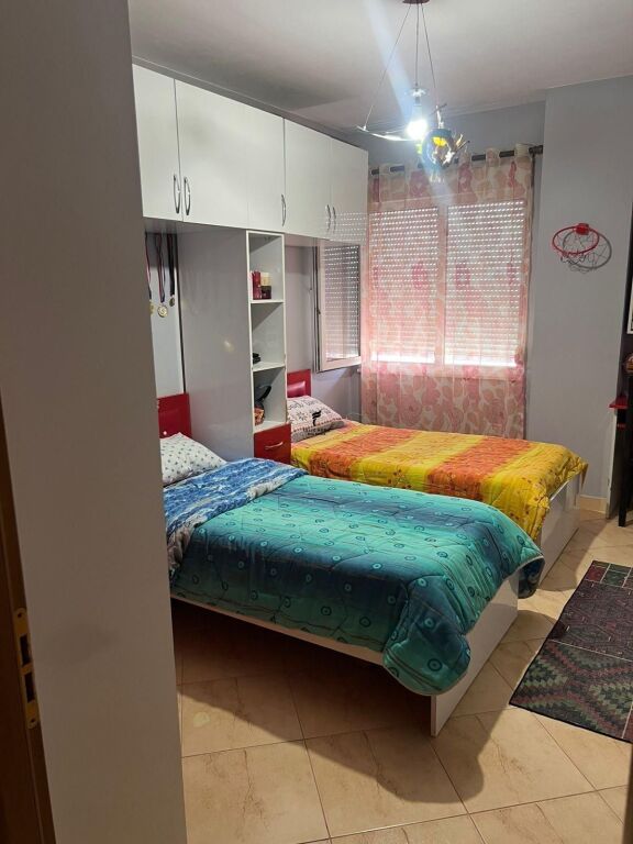 APARTAMENT ME QERA 2+1 CASA ITALIA 55.000 LEKE FH-76391