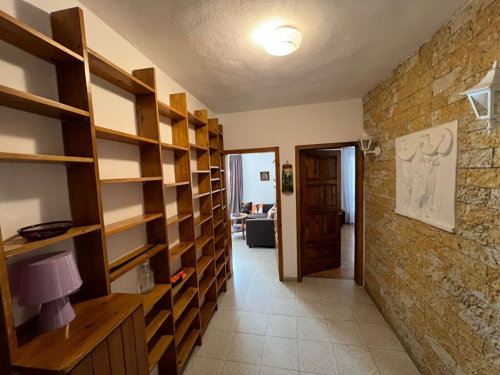 🏠 Appartamento 3+1 in affitto 📍 Via Fortuzi, Tirana