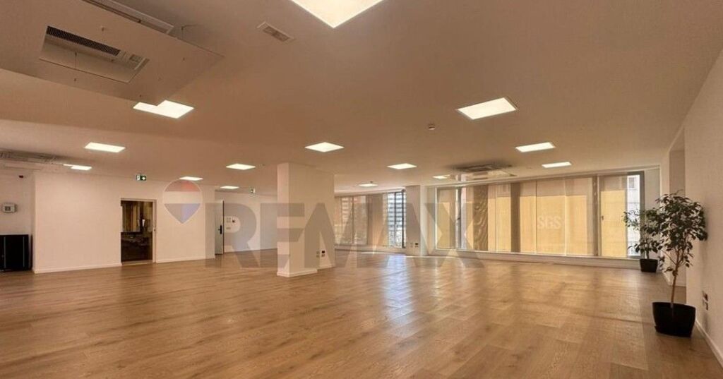 EXCLUSIVE OFFICE FOR RENT NEAR HILTON  ID:530491012-138
