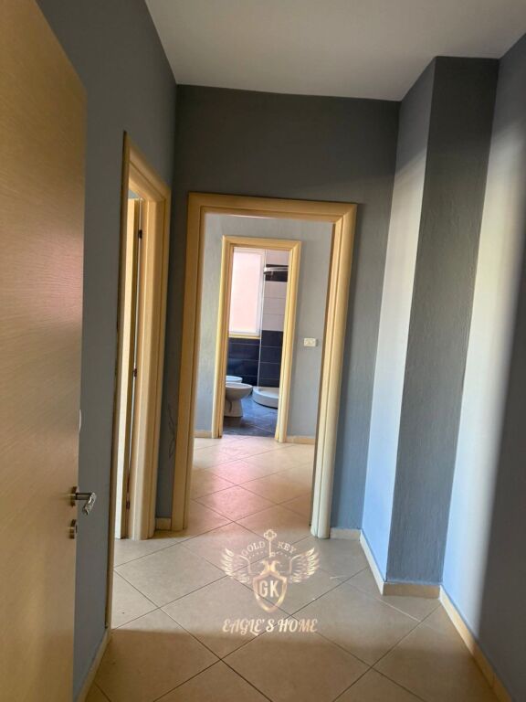 VENDESI 2+1+2 con Balcone   Ex Regione Quartiere 6  • 148.000€   