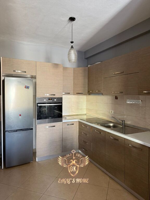 VENDESI 2+1+2 con Balcone   Ex Regione Quartiere 6  • 148.000€   