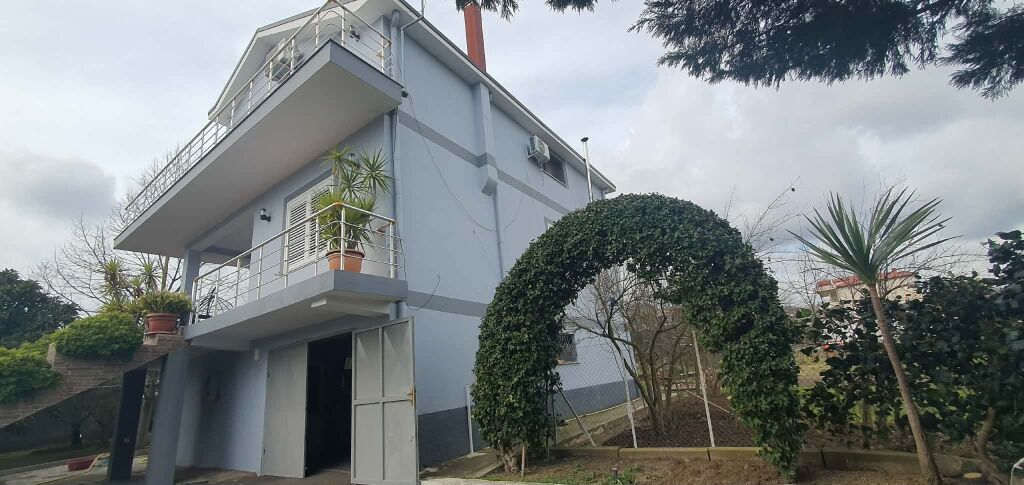 3-STOREY VILLA FOR SALE  - VORE