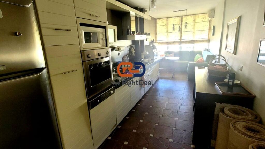In Lapraka, Apartment 3+1+2 For Sale With Perfect Orientation!!!