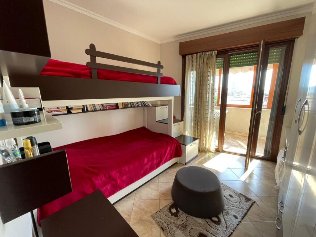 Shitet Apartament 2+1+2 tek Rr. Elbasanit