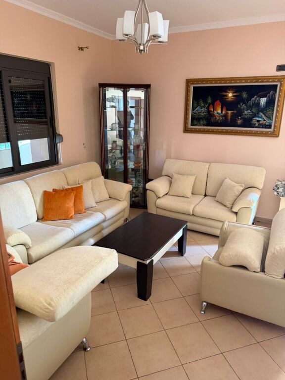 FOR RENT 2+1 3RD FLOOR OF AN ALPIN VILLA - PORCELAN