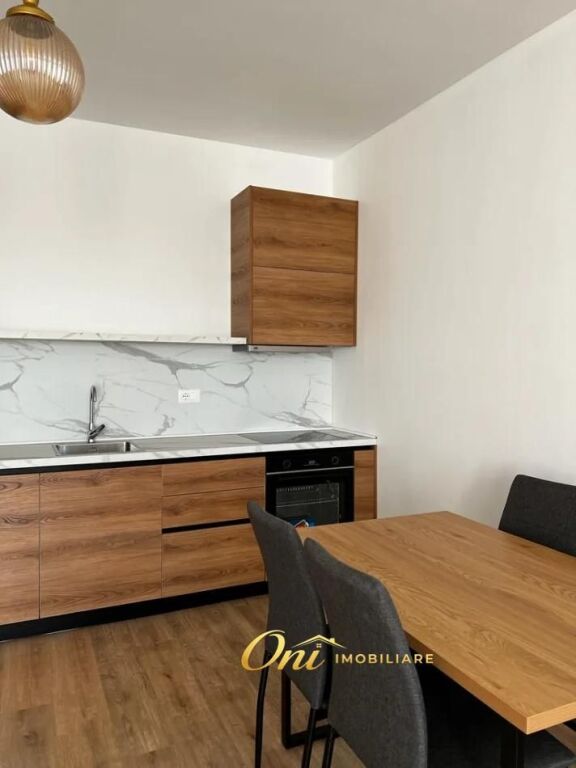 JEPET APARTAMENT ME QERA 1+1 RRUGA E DIBRES