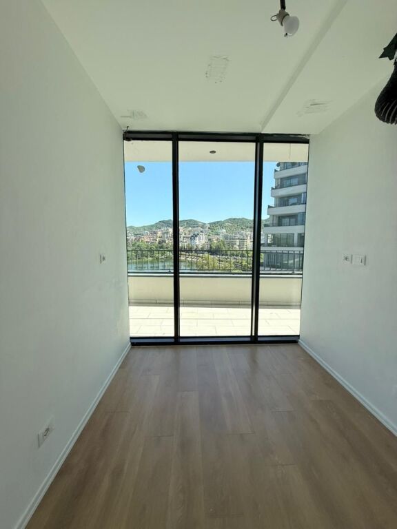 UFFICIO IN AFFITTO PRESSO LAKE VIEW
