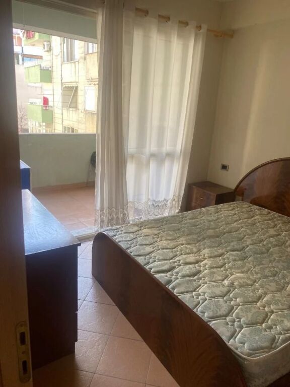 APARTMENT 1+1. 300 EURO.FRESH