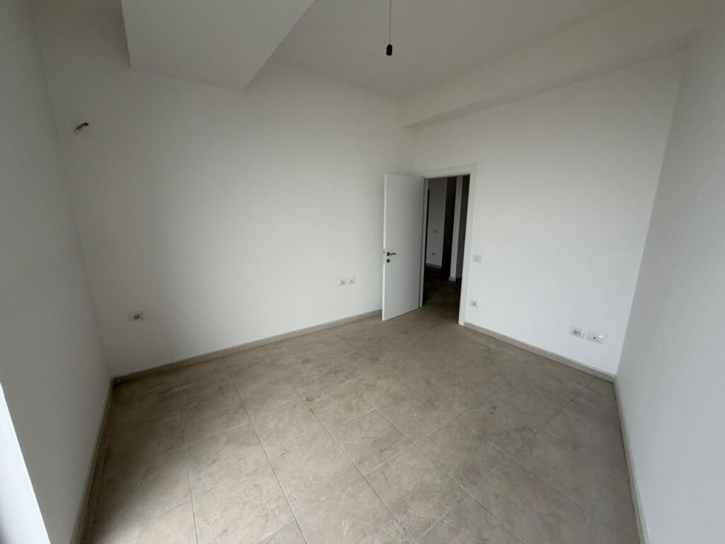 🏢 Apartment 1+1 for rent 📍 Opposite the American Hospital 3💰 Price: 40,000 Lek/month