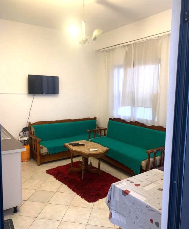 Tirana, appartamento 1+1 in affitto, 1° piano, 50m2.