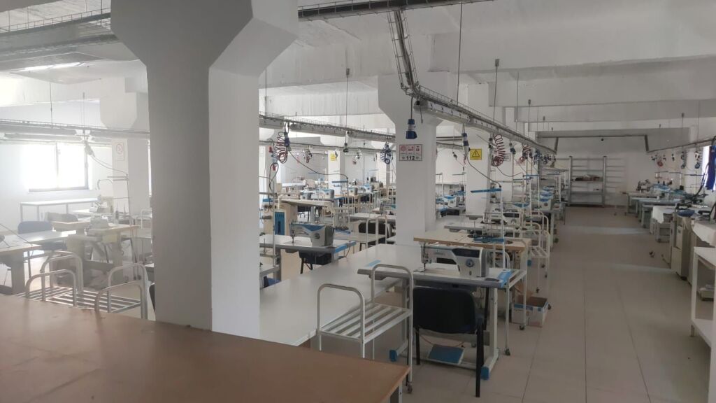 WAREHOUSES FOR RENT 900M2 KOMBINAT 360,000 LEKE FH-76333