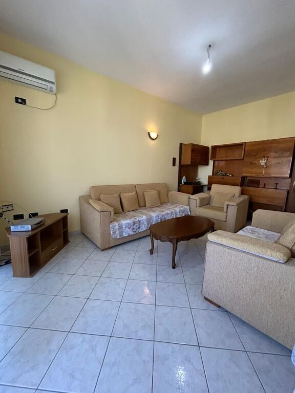 🏢 Appartamento 2+1 in vendita vicino alla Scuola “Kushtrimi i Lirisë” – Durrës 📍
