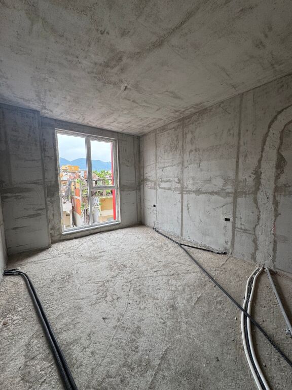 Shitet apartament 2+1+2 , Casa Bosko rruga Egnatia