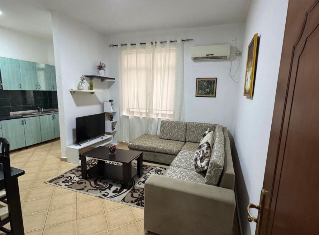 1+1, dinamo stadium, 2nd floor existing, 500 thousand leke