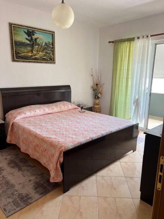 APARTAMENT ME QERA 2+1 CASA ITALIA 55.000 LEKE FH-76391