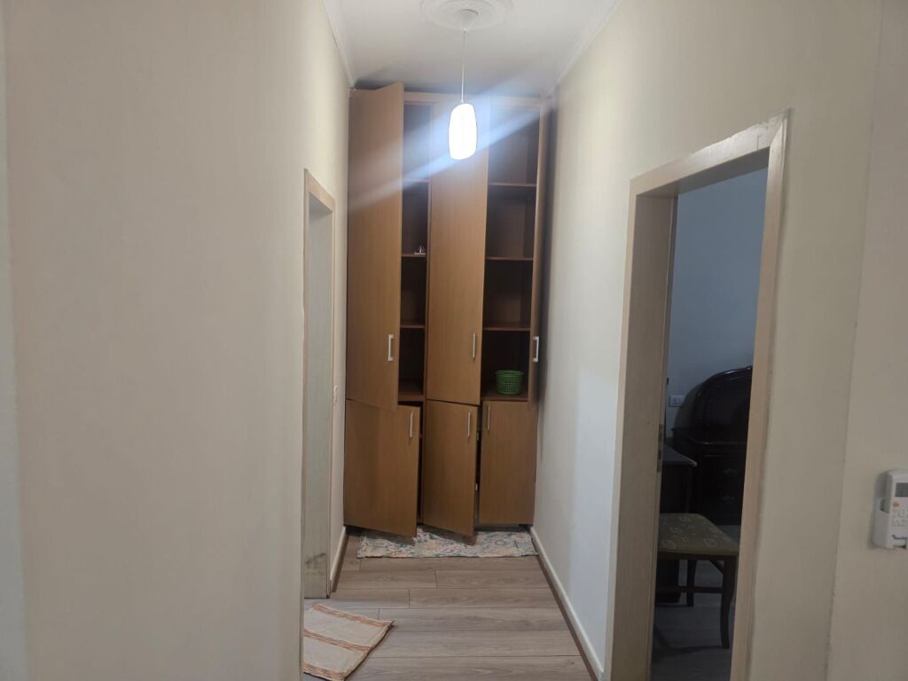 1+1,i mobiluar kopshti zologjik,450 euro
