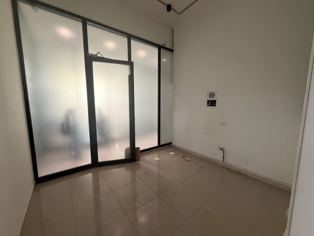 🏢 Office space for rent 👍 📍 Opposite American Hospital 3, on the main street