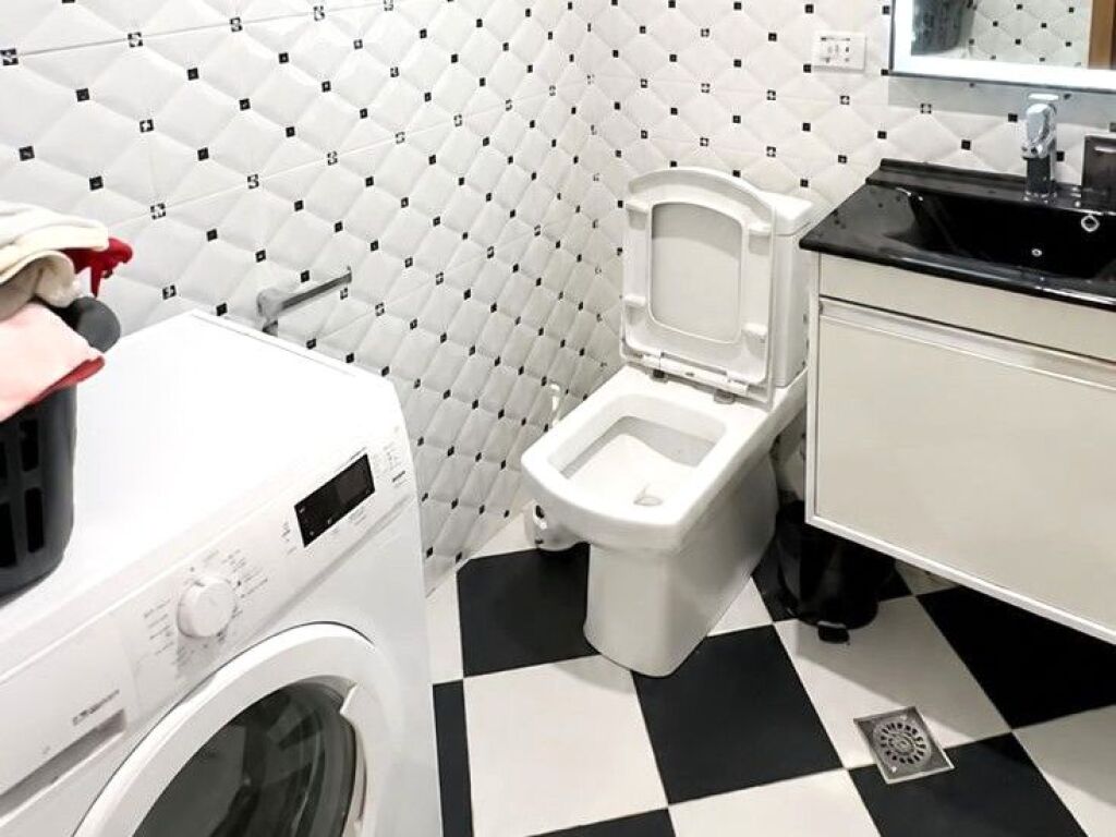 APARTMENT FOR SALE 2+1+2, MINE PEZA STREET NEAR ZOGU TE ZI
