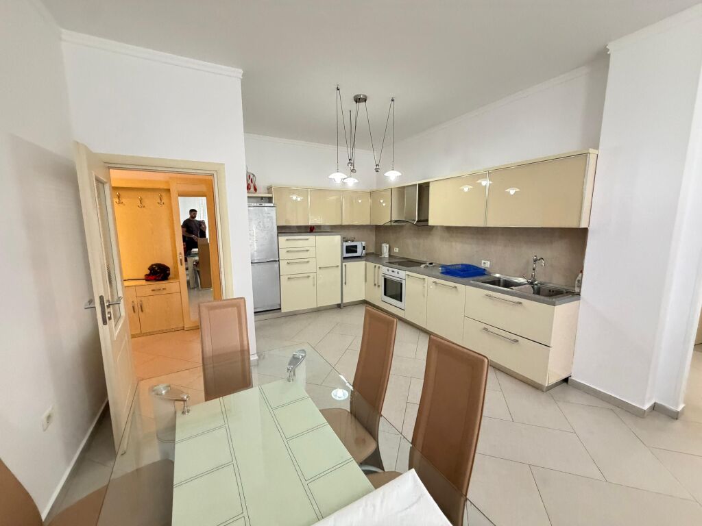 🏠 Appartamento 2+1+2 in affitto 📍 Vicino allo Zoo di Tirana, Tirana💶 Prezzo: 700€/mese