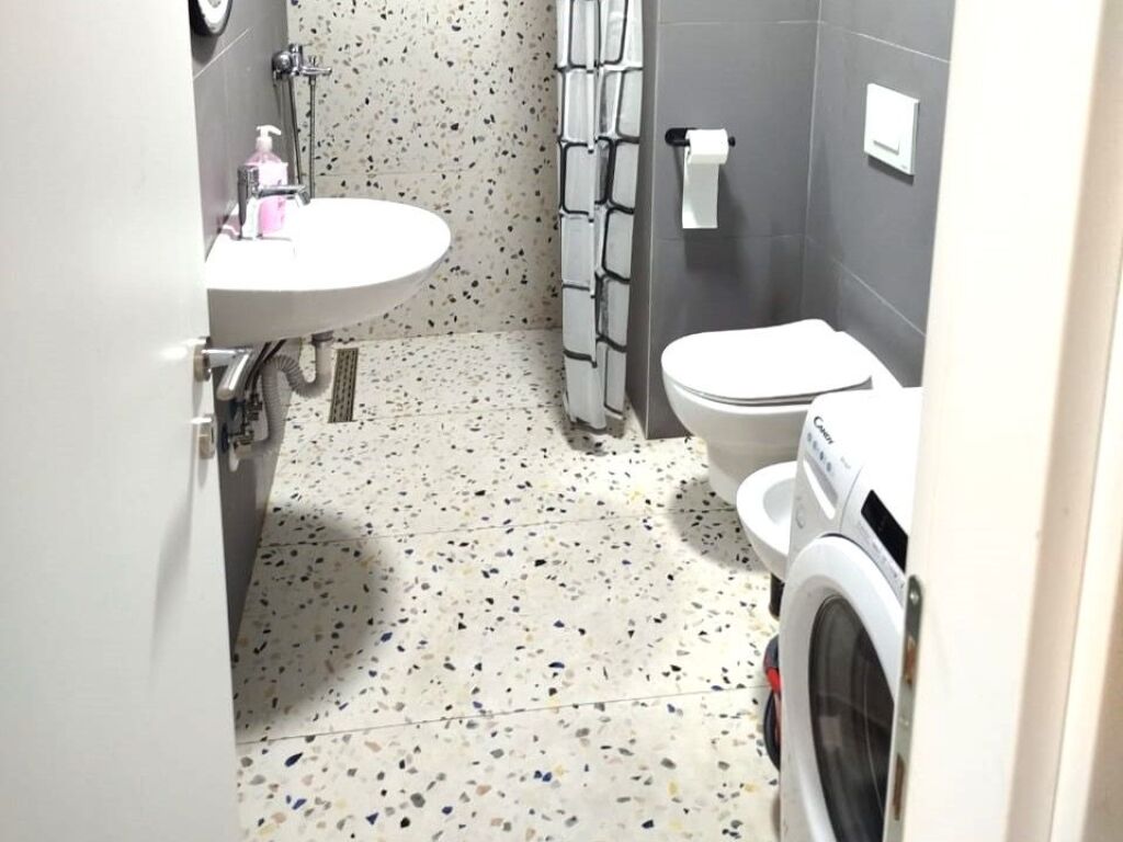 Apartament 1+1 per qera Univers City !