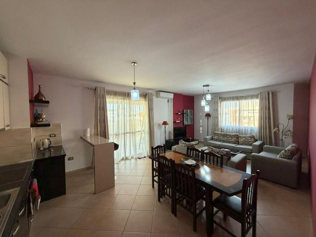 Apartament 2+1+Verande per shitje tek Big Market Yzberisht.