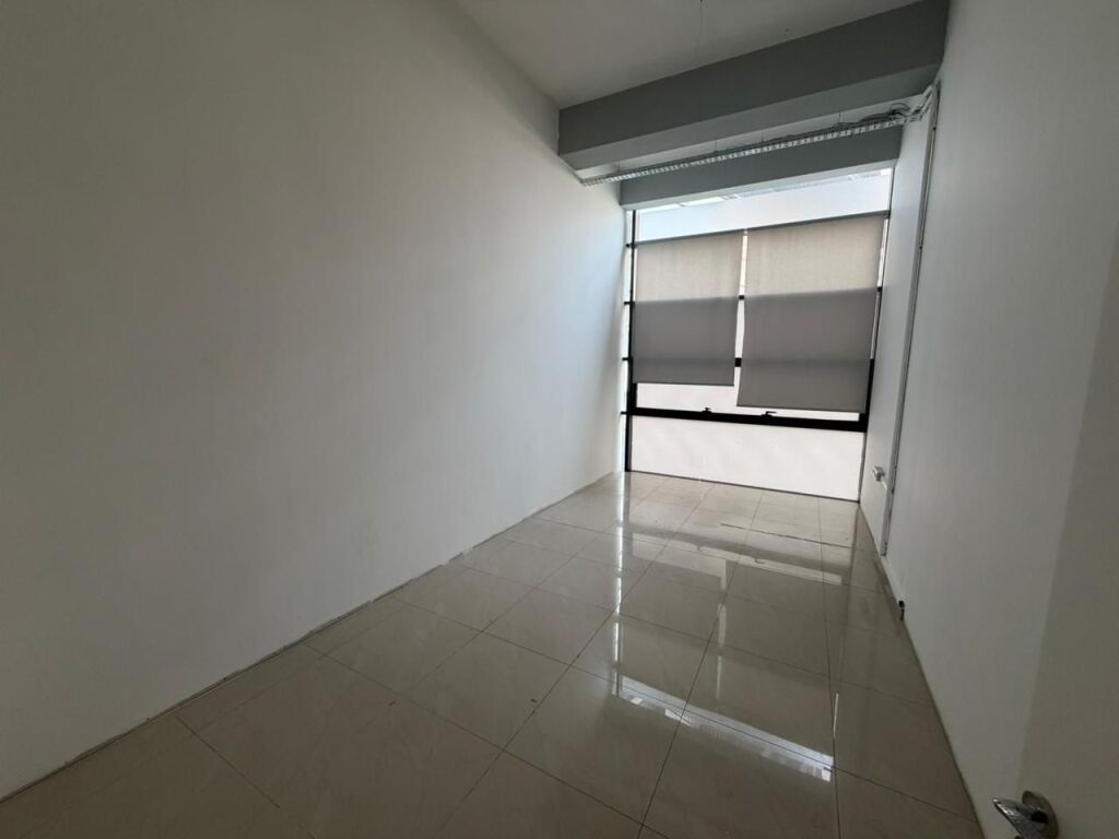 🏢 Office space for rent 👍 📍 Opposite American Hospital 3, on the main street💰 Price: 300,000 Lek/month (NET)