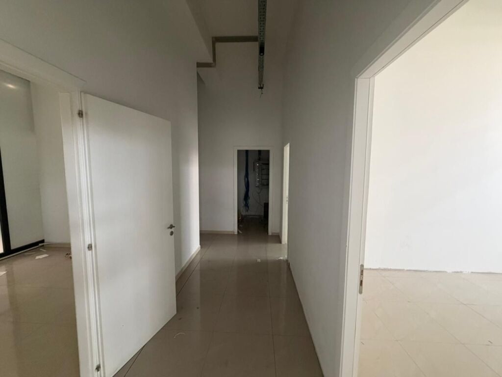 🏢 Office space for rent 👍 📍 Opposite American Hospital 3, on the main street💰 Price: 300,000 Lek/month (NET)
