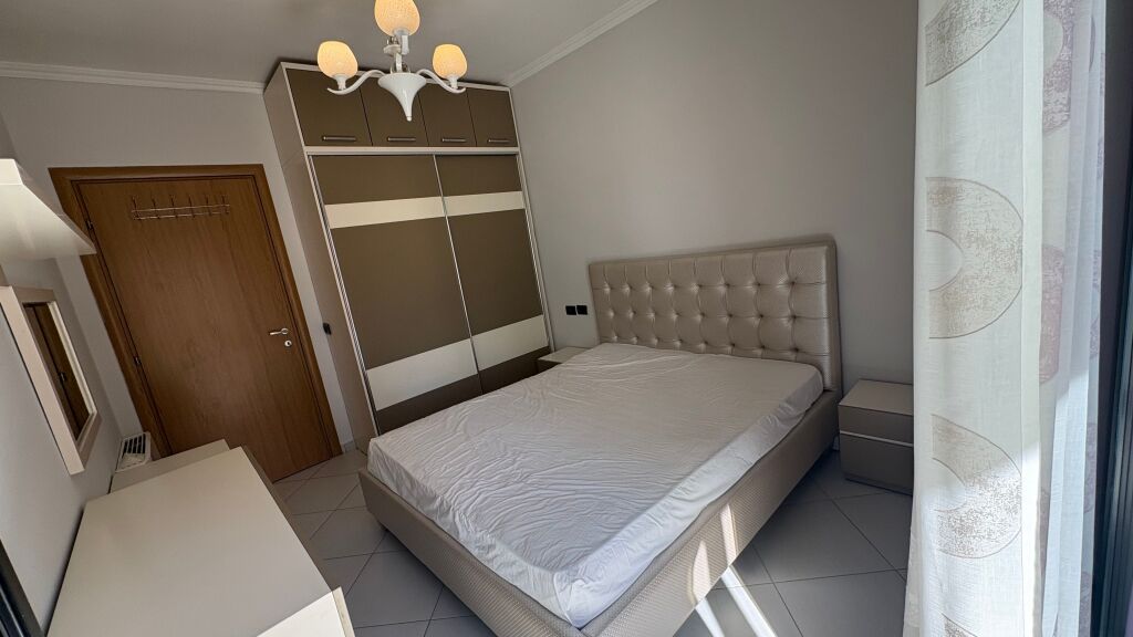 Shitet apartament 2+1 i mobiluar ne Astir