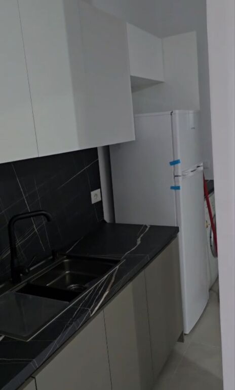 Affitto | Vilë 1 + 1 | Rruga 5 Maji | 450 €/mese
