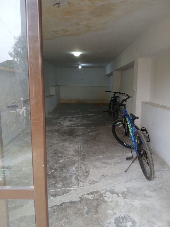 Affitto | Ambjent Biznesi/Magazine | Tregu Elektrik | 350 €/mese