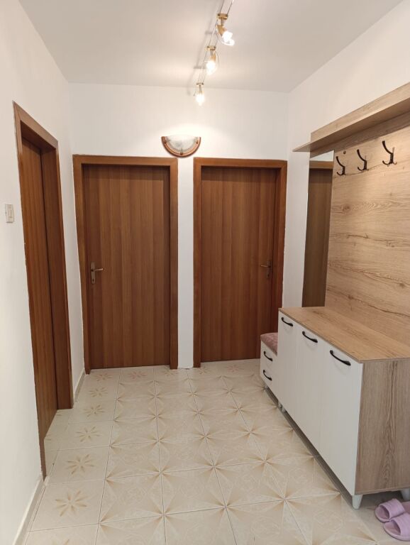 2+1, palazzo vicino alla scuola Myslym Keta, Kombinat, 450 mila leke
