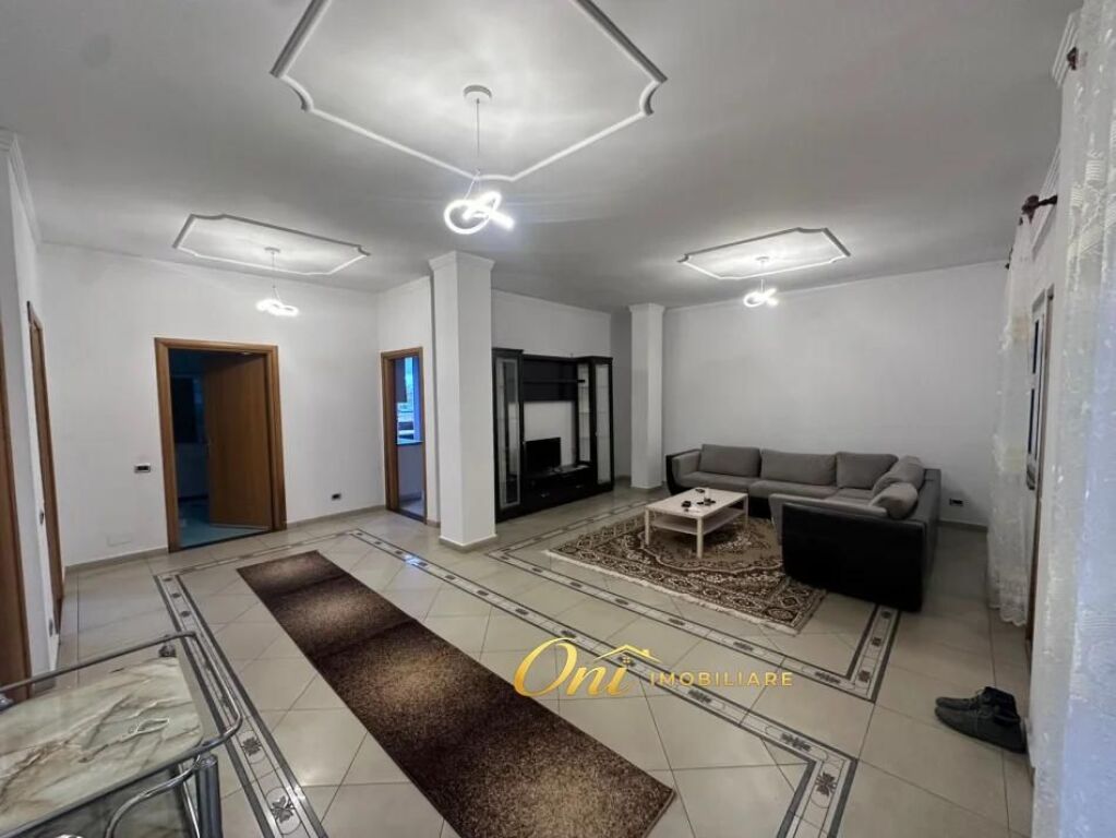 JEPET APARTAMENT ME QERA 2+1 MYSLYM SHYRI