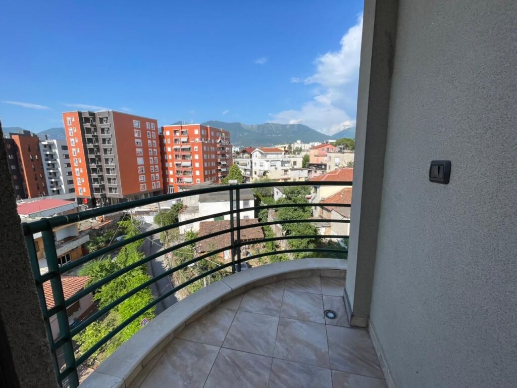 Shitet Apartament 2+1+2 tek Rr. Elbasanit