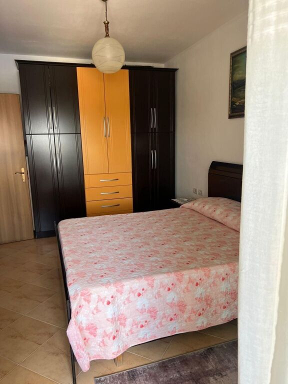 APARTAMENT ME QERA 2+1 CASA ITALIA 55.000 LEKE FH-76391