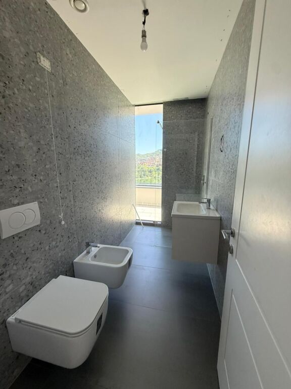 UFFICIO IN AFFITTO PRESSO LAKE VIEW