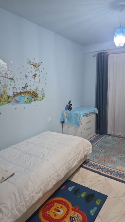 Apartment 2+1+3 balconies for rent at the Tom Doshi complex in Shkoze.