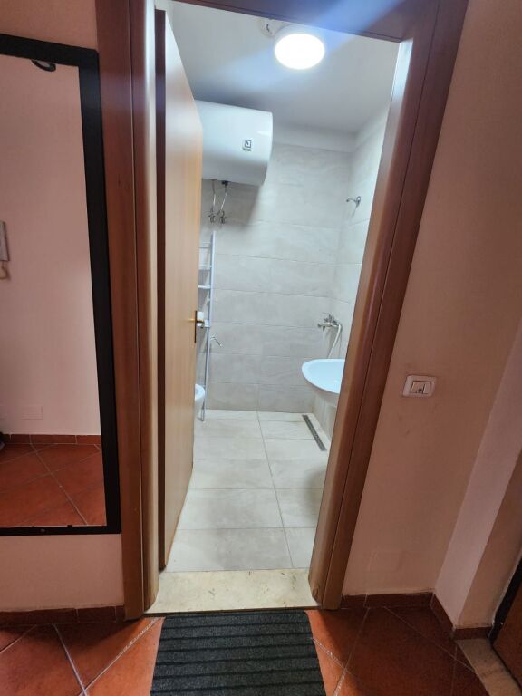 Apartament me qera 1+1 - 📍Pallati me Shigjeta , rruga Irfan Tomini, prane karburant Kastrati