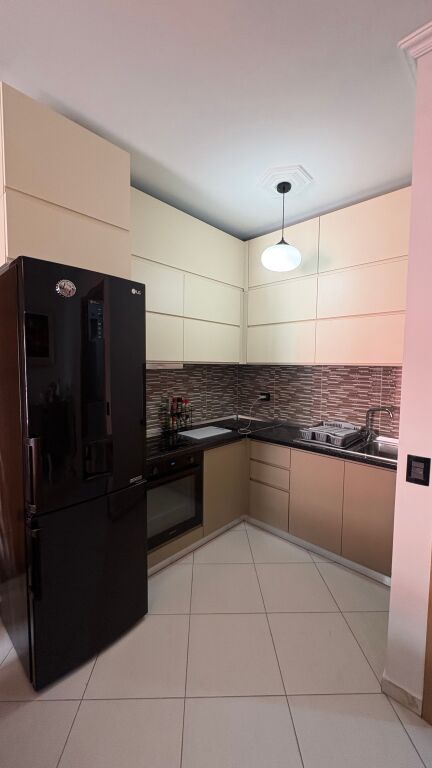 Shitet apartament 2+1 i mobiluar ne Astir