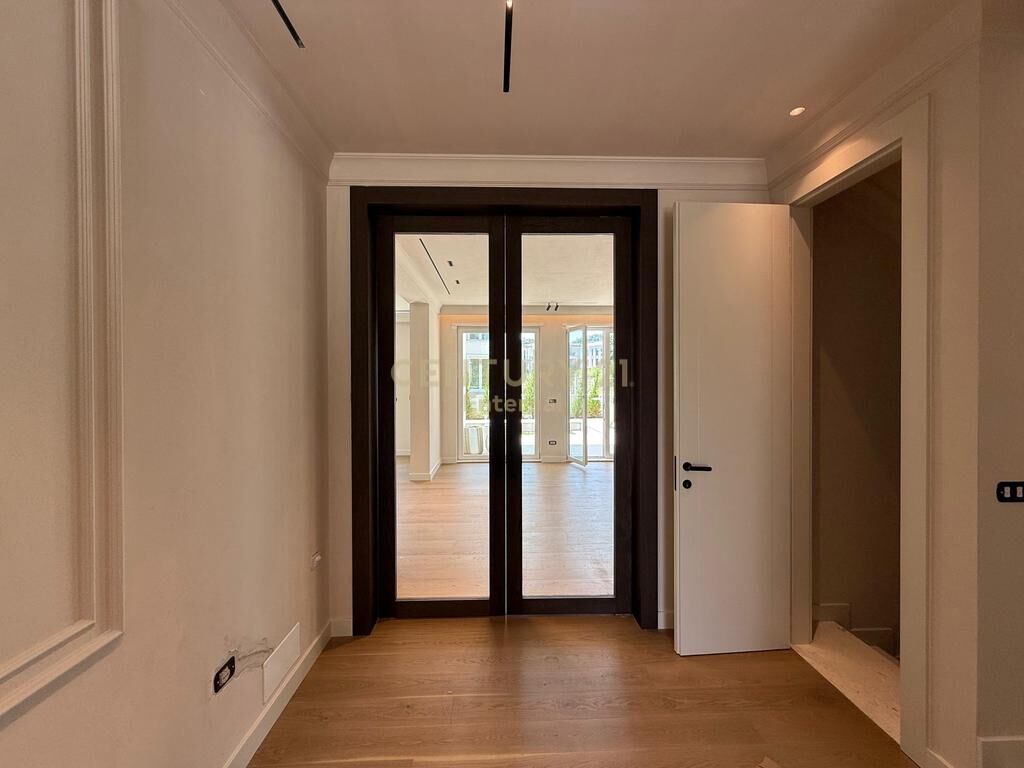 Luxury villa for rent at Rolling Hills 2 5,000 € /Month Total Area  647m2  Interior Area  391m2
