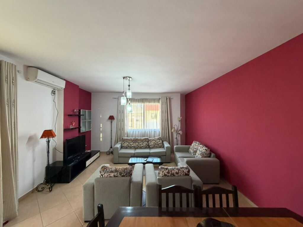 Apartament 2+1+Verande per shitje tek Big Market Yzberisht.
